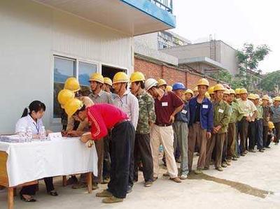 工廠打工如何通過“高額返費”，開啟第二賺錢職業，實現月入上萬