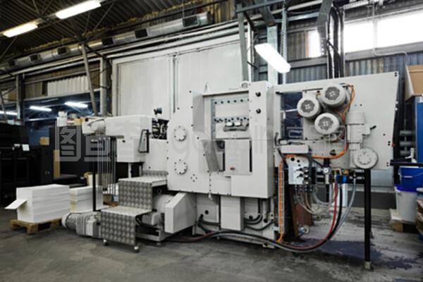 印刷設備 現代印刷廠高效運轉的核心利器